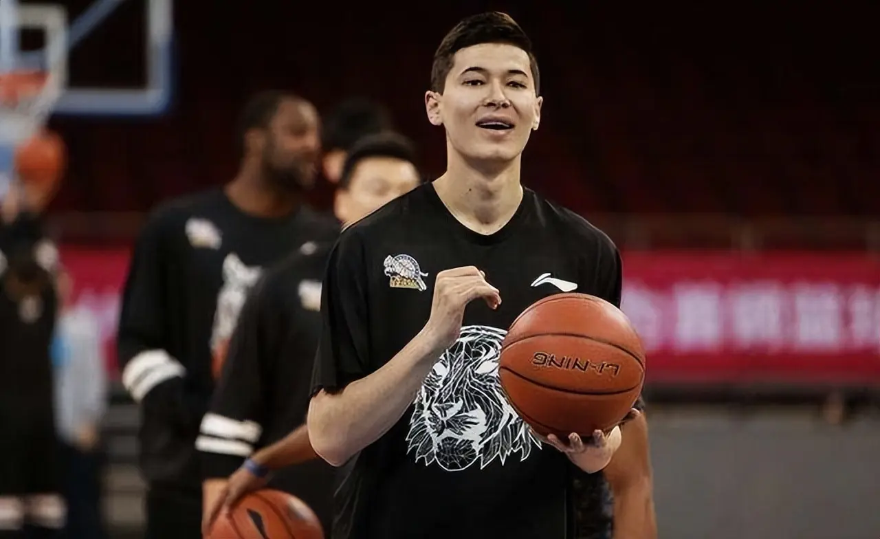 次向总冠军, 欢迎留言讨, 中成为奇兵